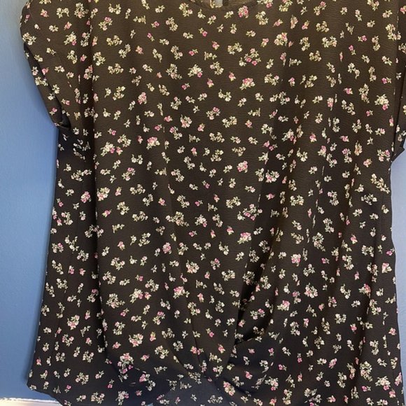 Floral print black blouse - Picture 4 of 11